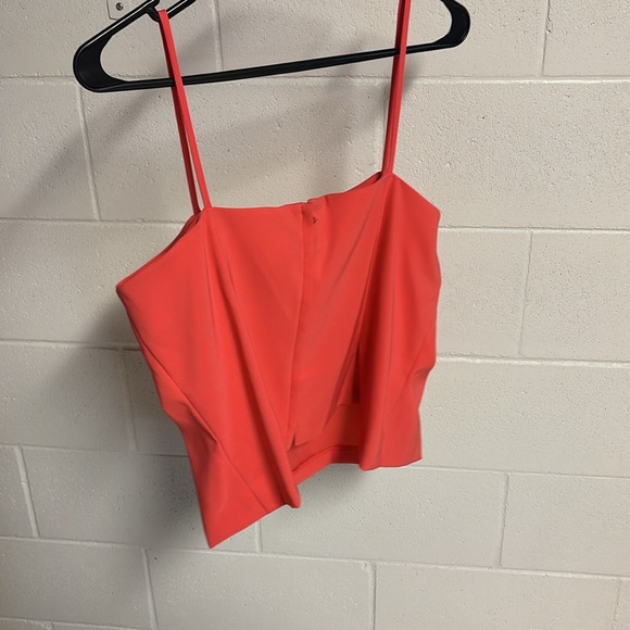 Zip up women’s Tank - Picture 3 of 4